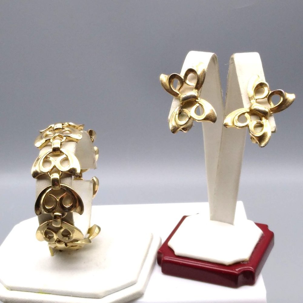 Vintage Bergere Gold Tone Link Bracelet and Matching Clip On Earrings, Elegant